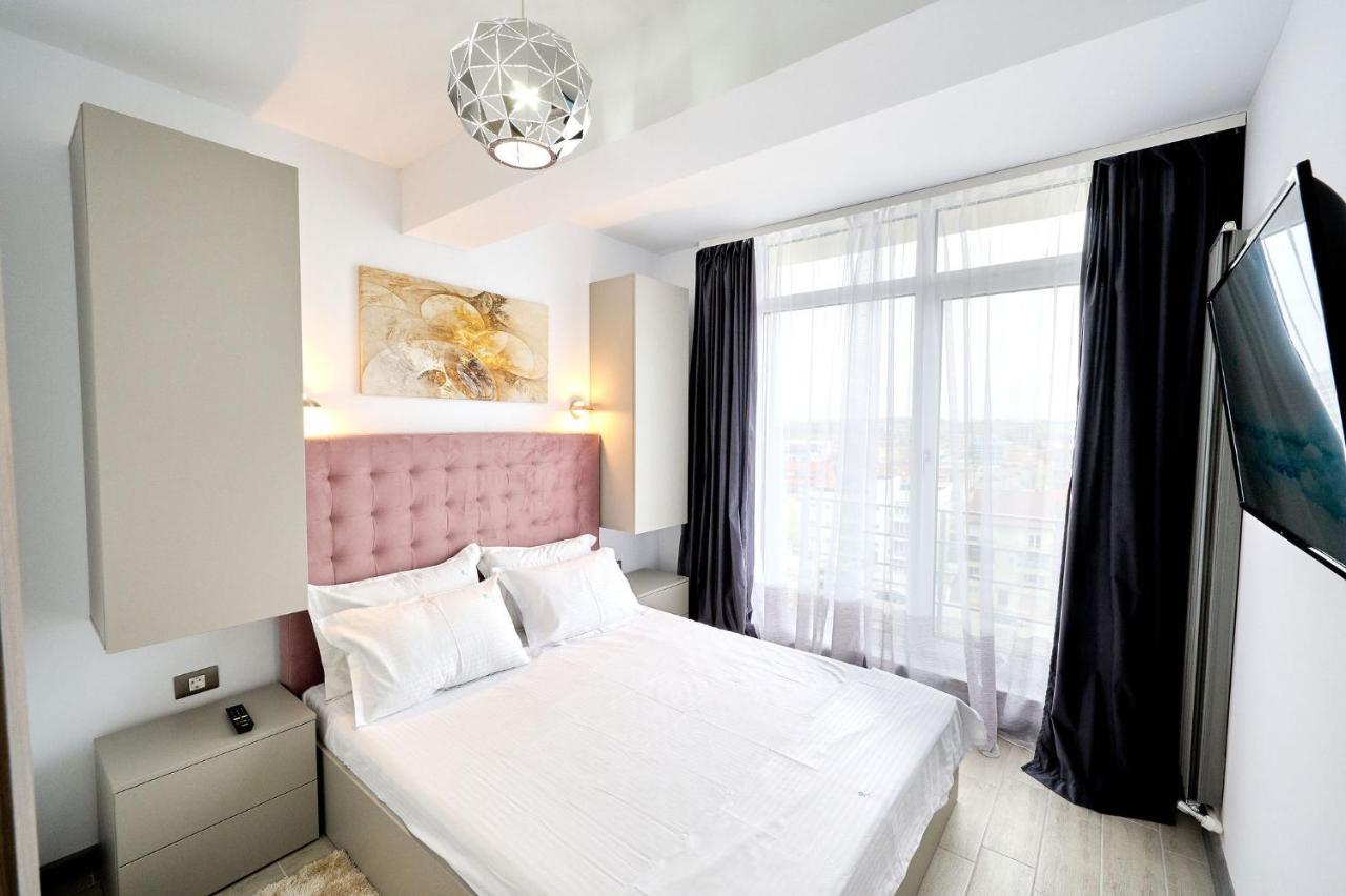 Royale Sundance Studio 8 Beach Spa & Pool Mamaia Nord Apartman Kültér fotó