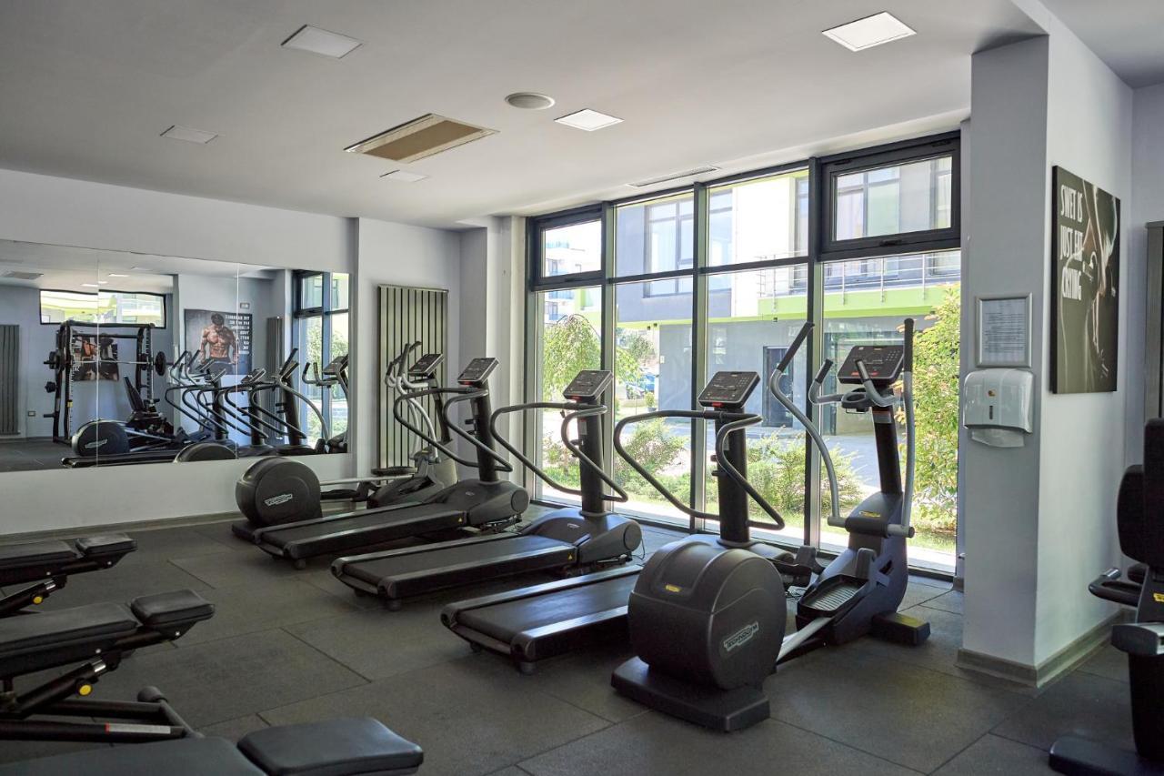 Royale Sundance Studio 8 Beach Spa & Pool Mamaia Nord Apartman Kültér fotó